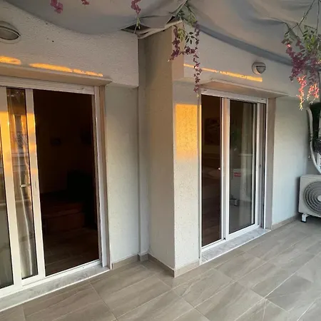 Christos Urban Oasis Appartement